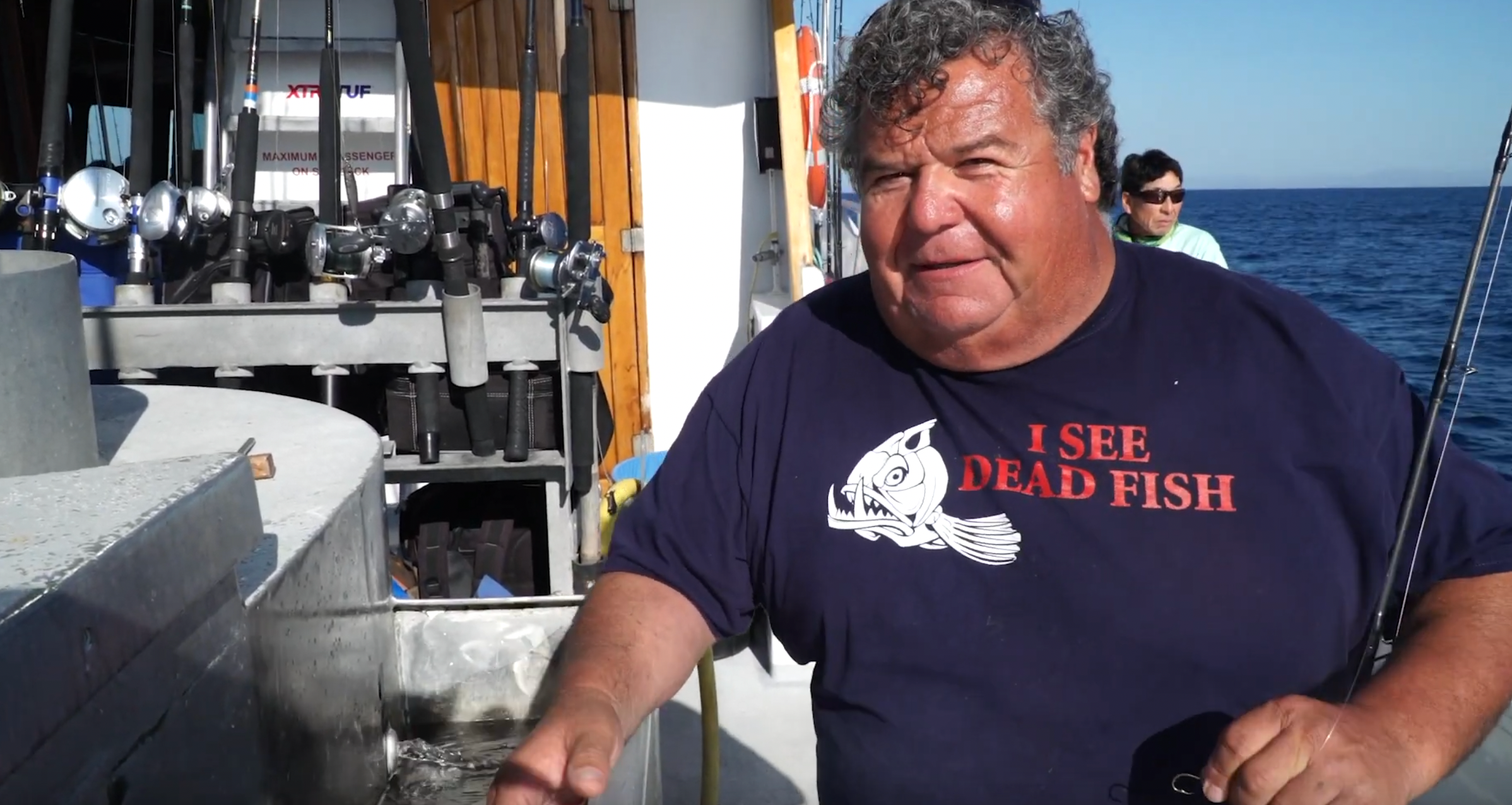 How -To Pick a good live bait and pin it on a hook